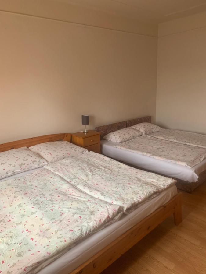Gabor Aron Apartment ไฮจ์ดุสโซบอสโล ภายนอก รูปภาพ