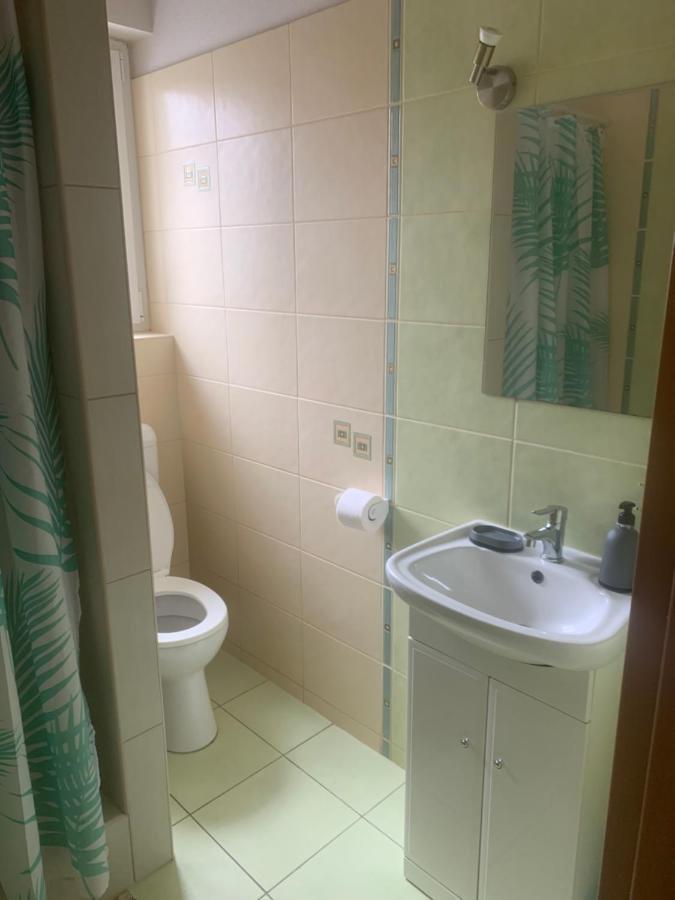 Gabor Aron Apartment ไฮจ์ดุสโซบอสโล ภายนอก รูปภาพ