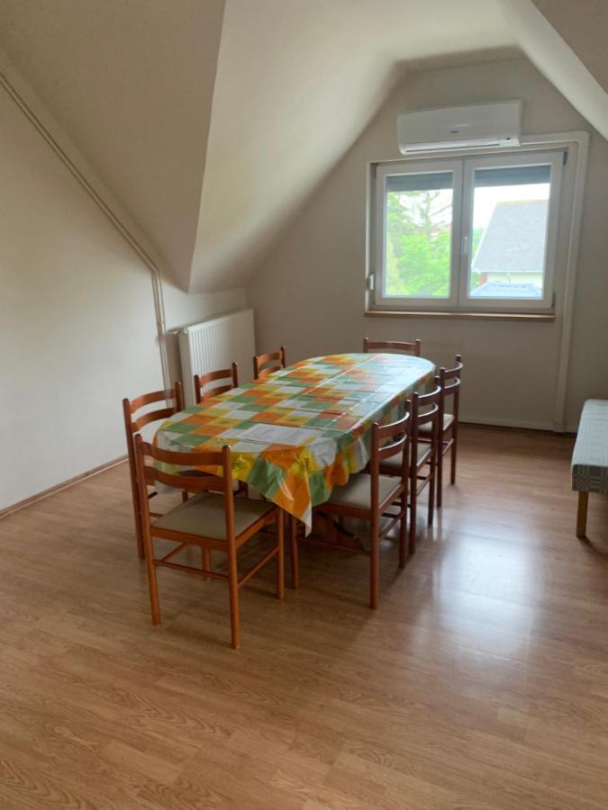 Gabor Aron Apartment ไฮจ์ดุสโซบอสโล ภายนอก รูปภาพ