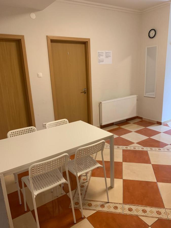 Gabor Aron Apartment ไฮจ์ดุสโซบอสโล ภายนอก รูปภาพ